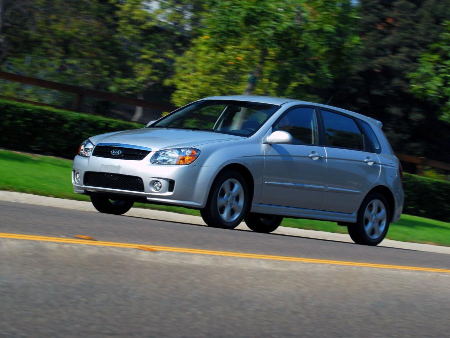  Kia Spectra5 2004 года  (фото 2 из 23)